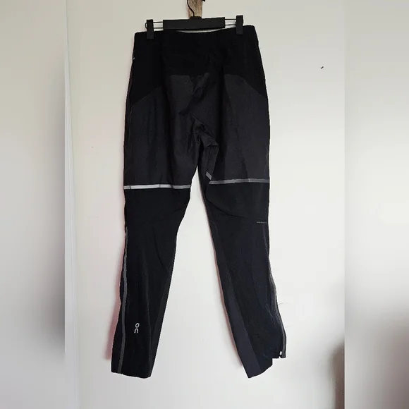 New On Running On Clouds Storm Pants Women’s Size L Black - Picture 4 of 8